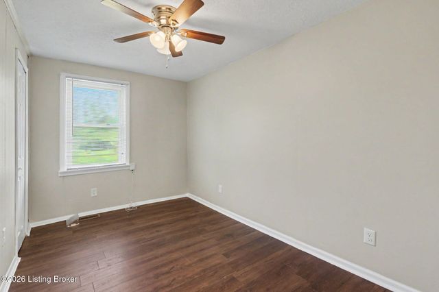 1008 Cristland Rd, Louisville, KY 40214