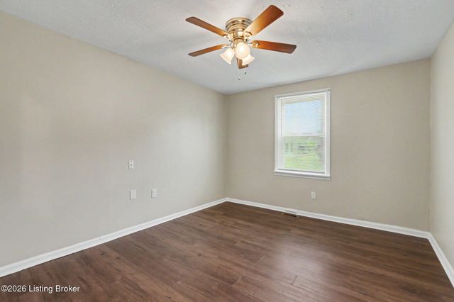 1008 Cristland Rd, Louisville, KY 40214