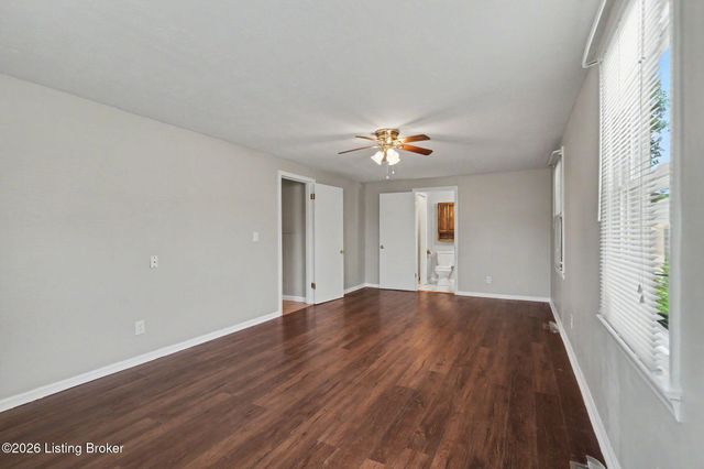 1008 Cristland Rd, Louisville, KY 40214