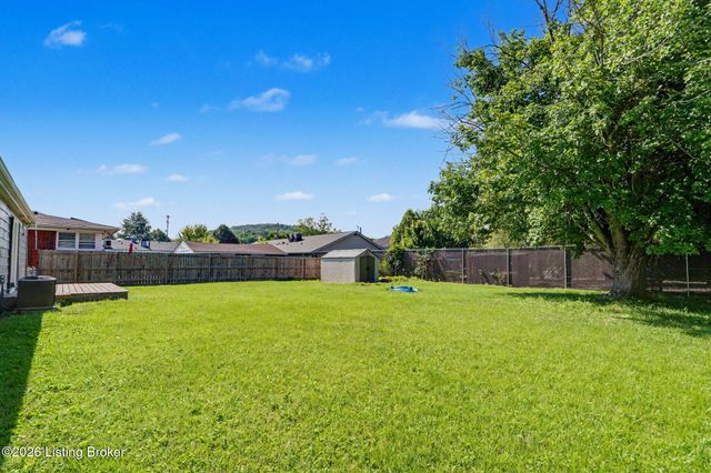 1008 Cristland Rd, Louisville, KY 40214