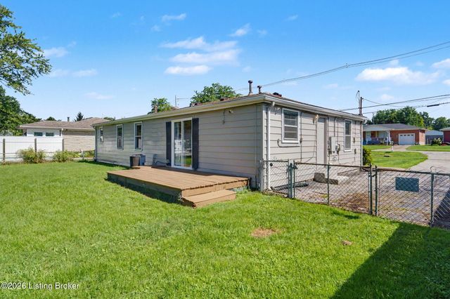 1008 Cristland Rd, Louisville, KY 40214