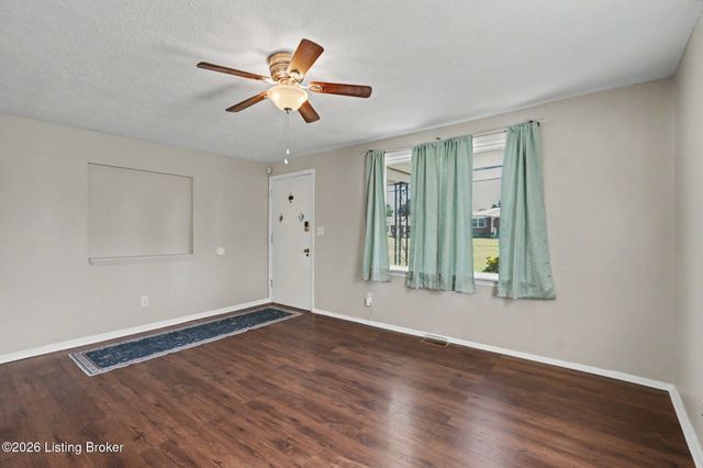 1008 Cristland Rd, Louisville, KY 40214