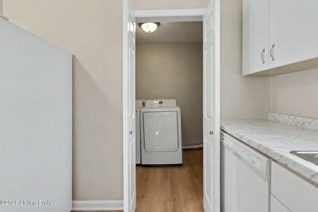 1008 Cristland Rd, Louisville, KY 40214