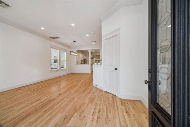 1223 Waverly Street, Houston, TX 77008