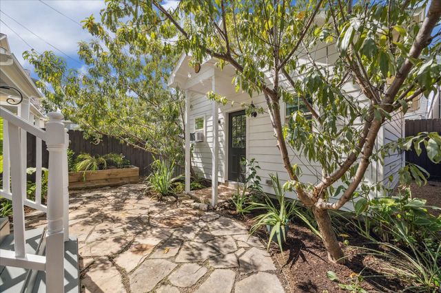 1223 Waverly Street, Houston, TX 77008