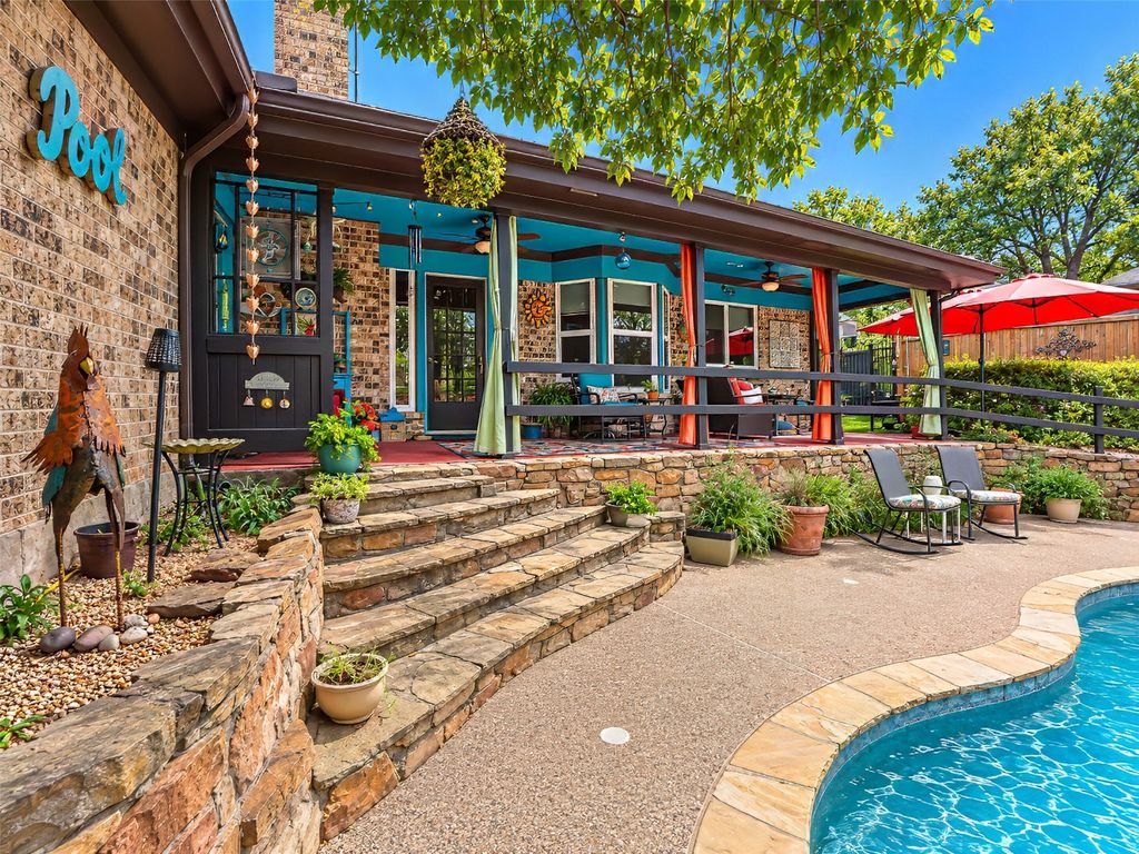 2125 Cambridge Drive, Hurst, TX 76054 — exterior