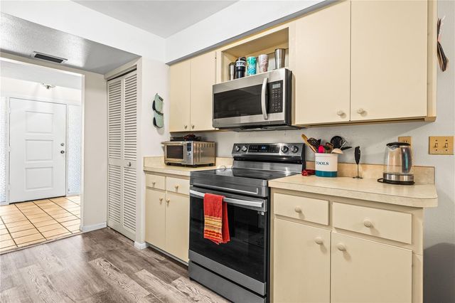 4424 MEADOW CREEK CIRCLE, Sarasota, FL 34233