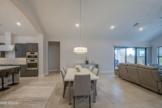 42113 N GOLDEN Trail, San Tan Valley, AZ 85140