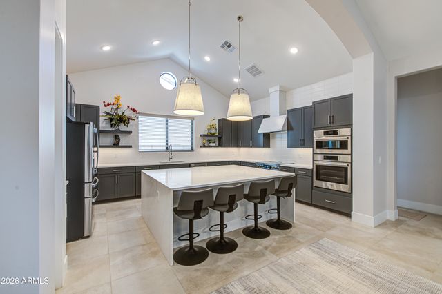 42113 N GOLDEN Trail, San Tan Valley, AZ 85140