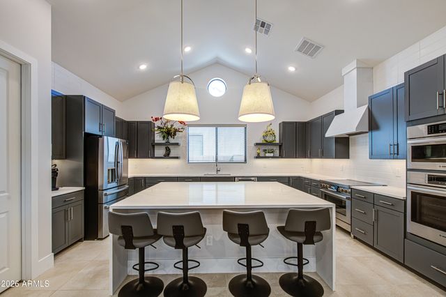 42113 N GOLDEN Trail, San Tan Valley, AZ 85140