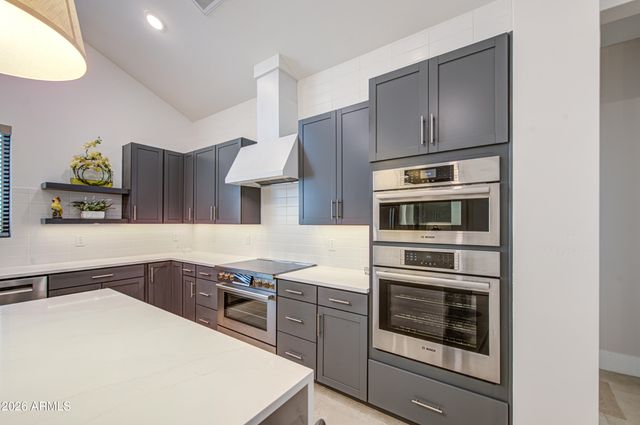 42113 N GOLDEN Trail, San Tan Valley, AZ 85140