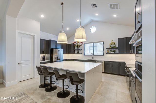 42113 N GOLDEN Trail, San Tan Valley, AZ 85140