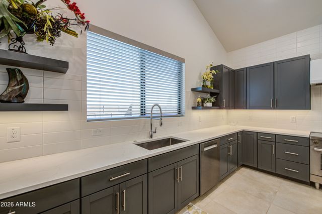 42113 N GOLDEN Trail, San Tan Valley, AZ 85140