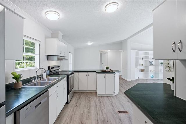 320 Durable Drive, Demorest, GA 30535