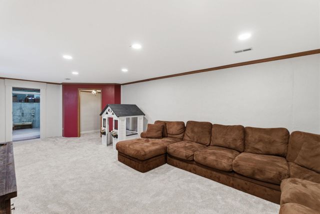 16711 SW 154th Ter, Rose Hill, KS 67133