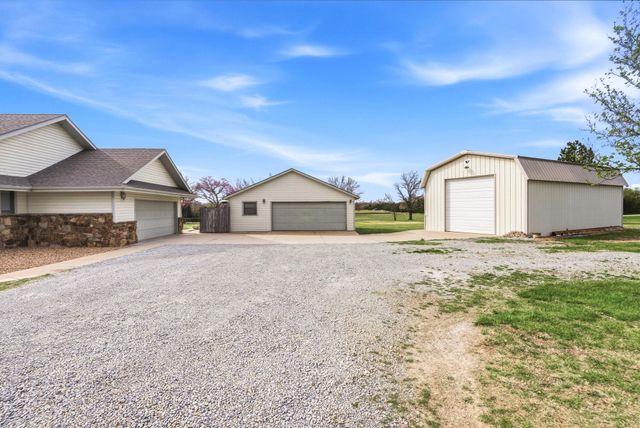 16711 SW 154th Ter, Rose Hill, KS 67133