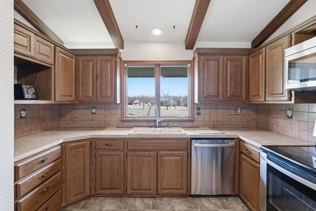 16711 SW 154th Ter, Rose Hill, KS 67133