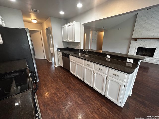 14118 SUSANCREST DR, San Antonio, TX 78232
