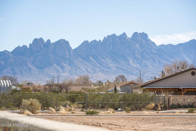 3966 Caspian Road, Las Cruces, NM 88012