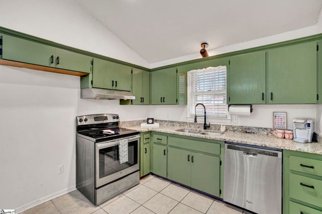 107 Bentbrush Drive, Simpsonville, SC 29680