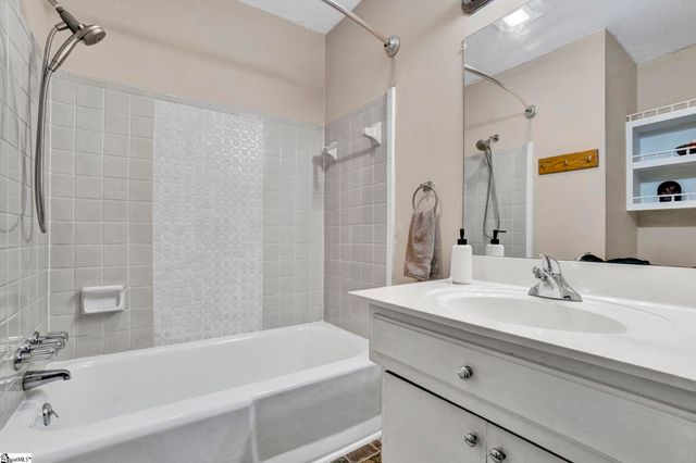 107 Bentbrush Drive, Simpsonville, SC 29680