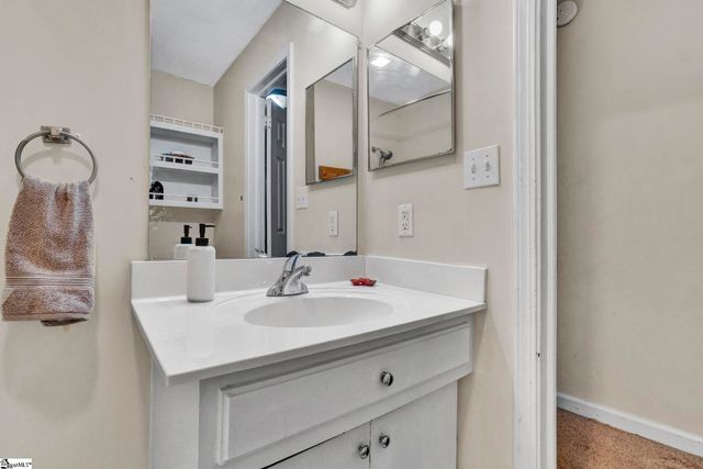 107 Bentbrush Drive, Simpsonville, SC 29680