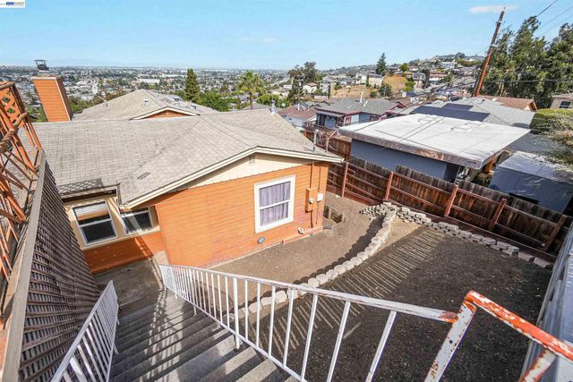 16805 President Dr, Castro Valley, CA 94578
