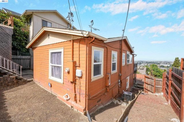 16805 President Dr, Castro Valley, CA 94578