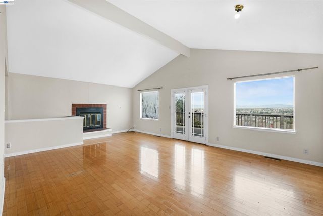 16805 President Dr, Castro Valley, CA 94578