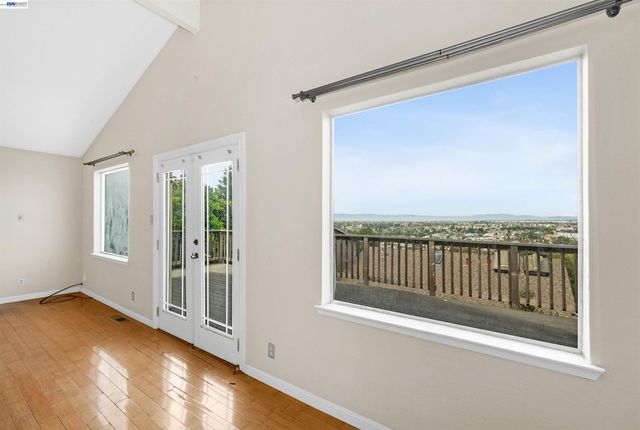 16805 President Dr, Castro Valley, CA 94578