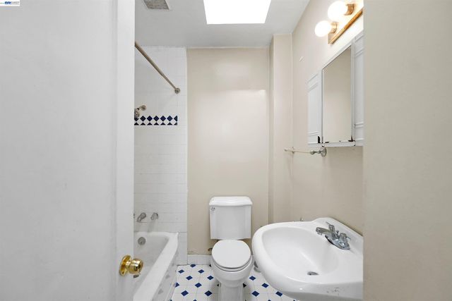 16805 President Dr, Castro Valley, CA 94578