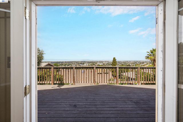 16805 President Dr, Castro Valley, CA 94578
