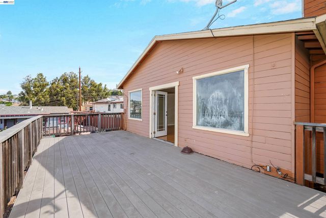 16805 President Dr, Castro Valley, CA 94578
