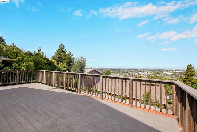 16805 President Dr, Castro Valley, CA 94578