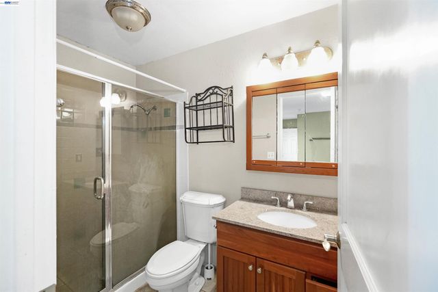 16805 President Dr, Castro Valley, CA 94578