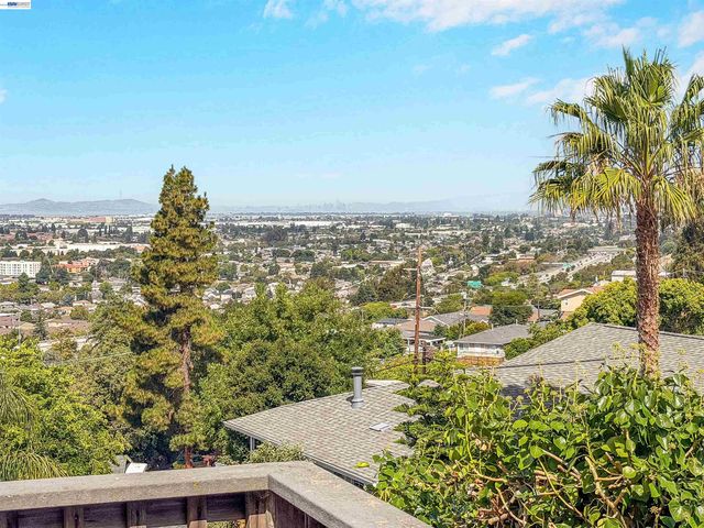 16805 President Dr, Castro Valley, CA 94578
