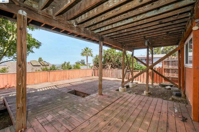 16805 President Dr, Castro Valley, CA 94578