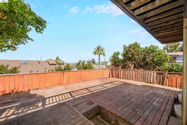 16805 President Dr, Castro Valley, CA 94578