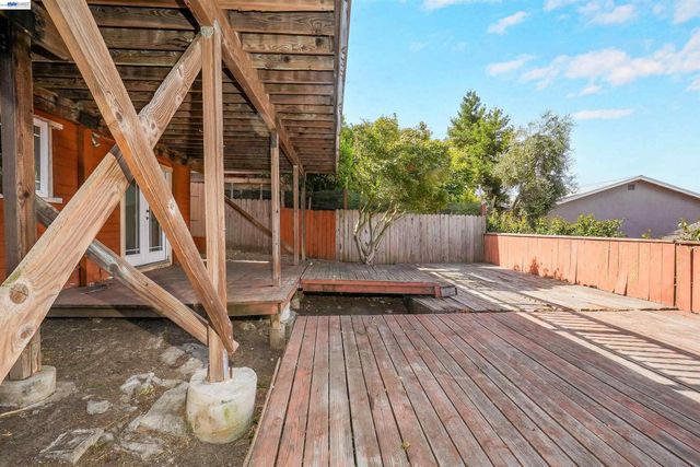 16805 President Dr, Castro Valley, CA 94578