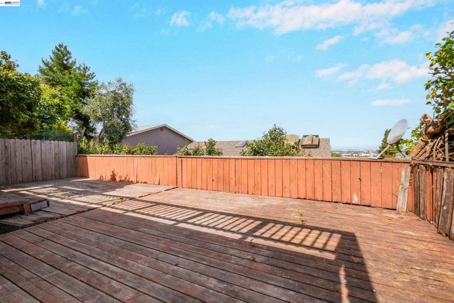 16805 President Dr, Castro Valley, CA 94578