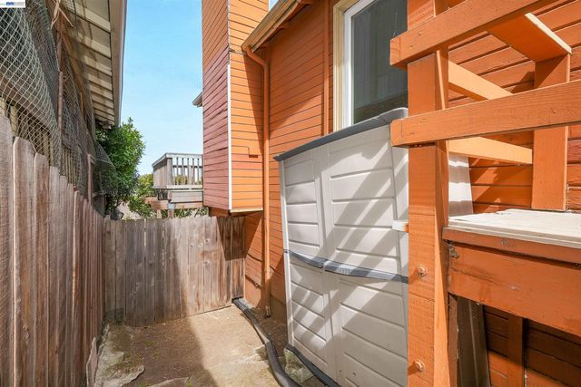 16805 President Dr, Castro Valley, CA 94578