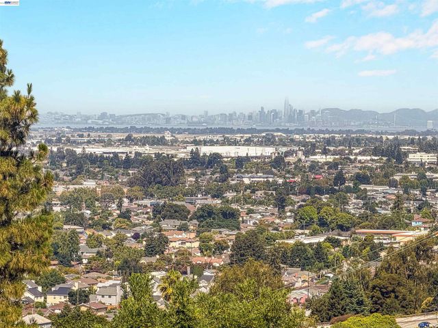 16805 President Dr, Castro Valley, CA 94578
