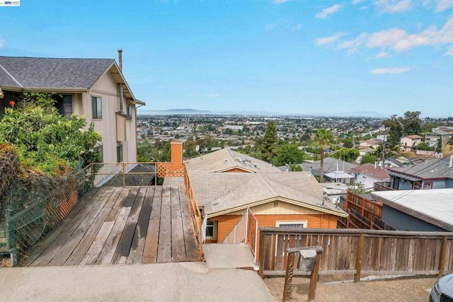 16805 President Dr, Castro Valley, CA 94578