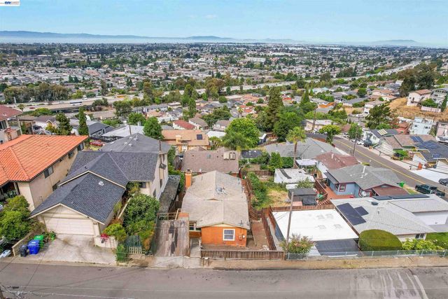 16805 President Dr, Castro Valley, CA 94578