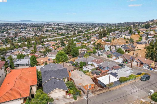 16805 President Dr, Castro Valley, CA 94578