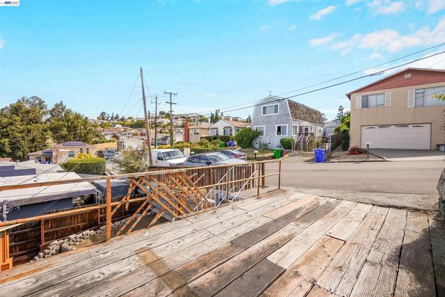 16805 President Dr, Castro Valley, CA 94578