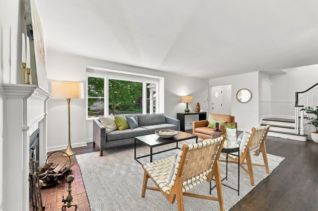 2111 Lincolnwood Drive, Evanston, IL 60201 — photo 4