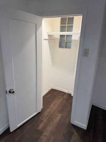 5225 E Belmont Avenue, Fresno, CA 93727