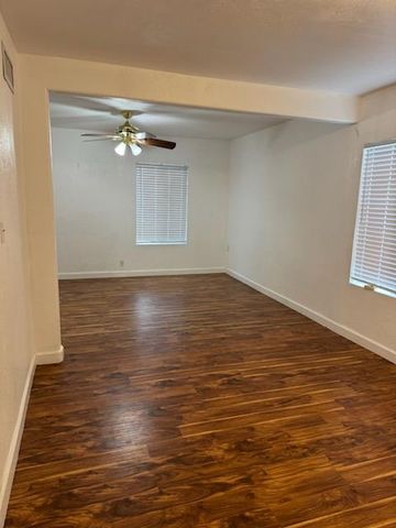 5225 E Belmont Avenue, Fresno, CA 93727