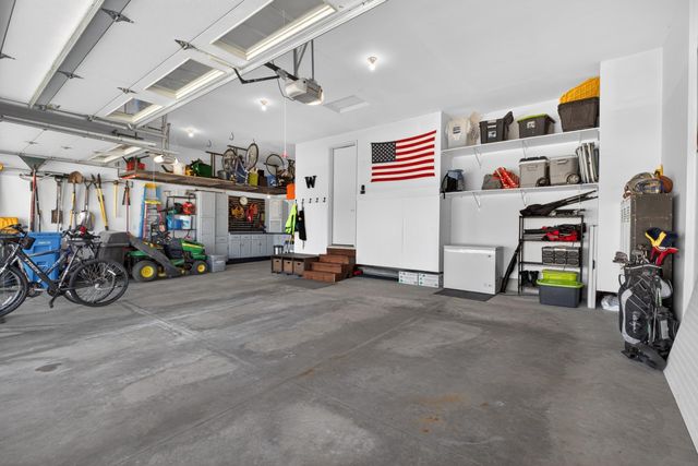 2124 Donald Drive, Cedar Falls, IA 50613